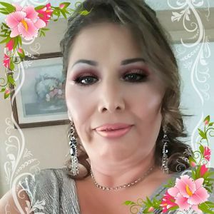 Meet your Posher, Estefana